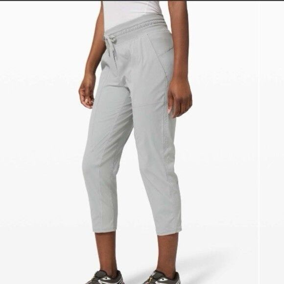 Lululemon Dance Studio Crop Pant 25" Silver Drop Size 8 - Picture 1 of 13